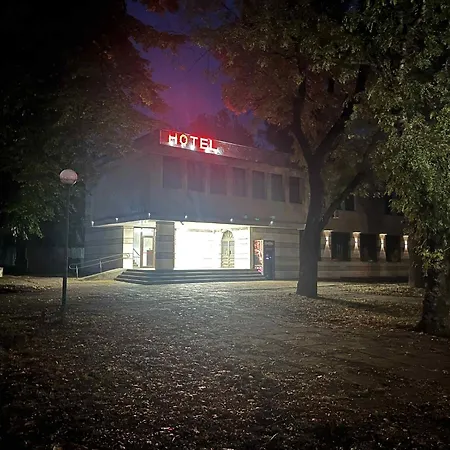 Garden ホテル ヴィディン